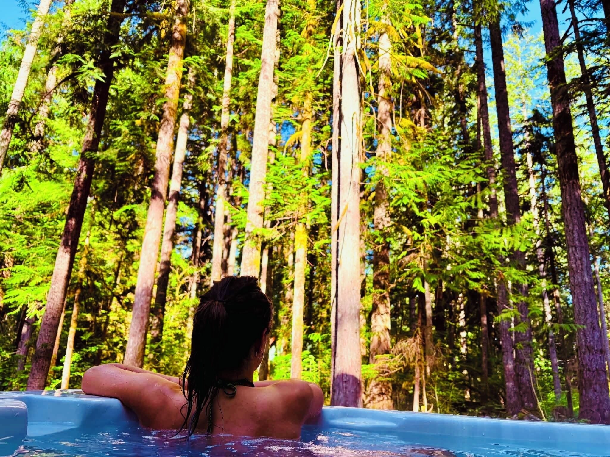 Bañera de hidromasaje al aire libre