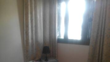 House, 3 Bedrooms, Accessible, Smoking | 3 bedrooms, bed sheets