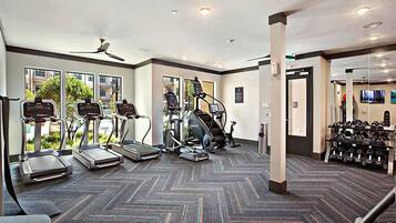 Huoneisto, 1 makuuhuone, esteetön, parveke | Kuntoilutila