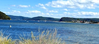 Ettalong Beach Studio at Palm Beach ferry stop