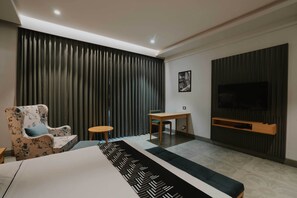 Desk, iron/ironing board, free rollaway beds, bed sheets - Medalio Resort Udaipur Shobhagpura (Udaipur)