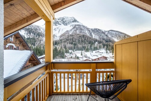 Ferienwohnung "Mountain Residence Kasern Nr 3" mit Bergblick, Garten & WLAN