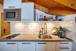 Fridge, microwave, stovetop, dishwasher - Mountain Residence" Kasern Nr 5" with Mountain View, Garden, Terrace & Wi-Fi (Prettau)