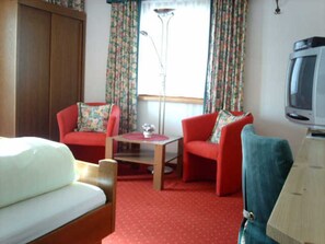 3 bedrooms, desk, WiFi, bed sheets - Apartment 3 - Apartments Seerose (Pertisau)