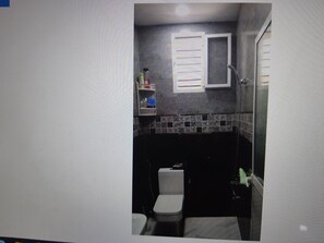 Apartment, 1 Bedroom | Bathroom | Free toiletries, towels, soap, shampoo - Magnificent, Refurbished Apartment in the City Center (Martil)