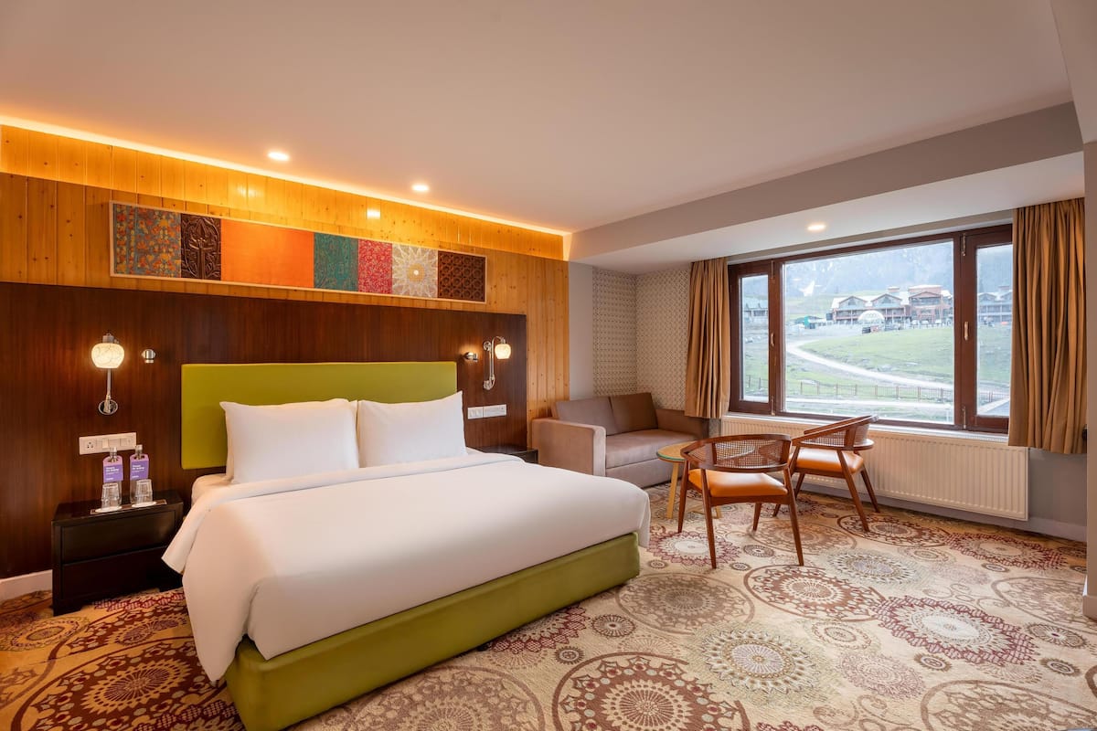 Junior Suite | Desk, laptop workspace, iron/ironing board, free WiFi