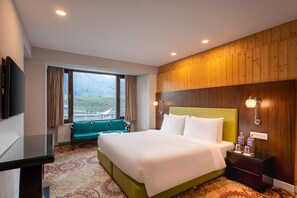 Junior Suite | Desk, laptop workspace, iron/ironing board, free WiFi - Country Inn & Suites by Radisson, Sonamarg (Gund)