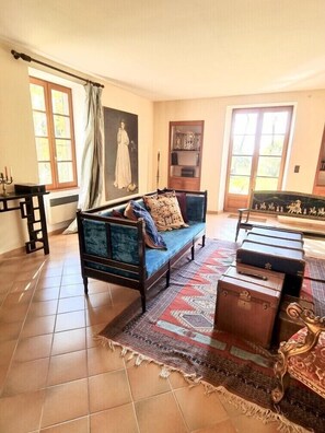 مدفأة، كُتُب