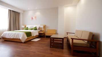 Premium bedding, minibar, desk, iron/ironing board