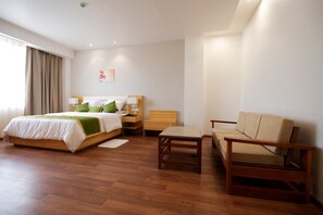 Premium bedding, minibar, desk, iron/ironing board - Pushkara Sarovar Portico Dibrugarh (Dibrugarh)