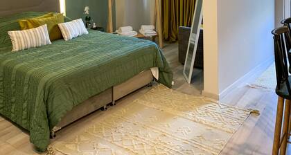 Luxury-1bed Apartment With Porch in Greece