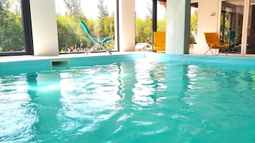 Sisäuima-allas, lämmitetty uima-allas