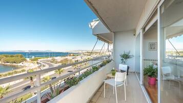 Apartemen, 2 kamar tidur, balkon, pemandangan samudra | Balkon