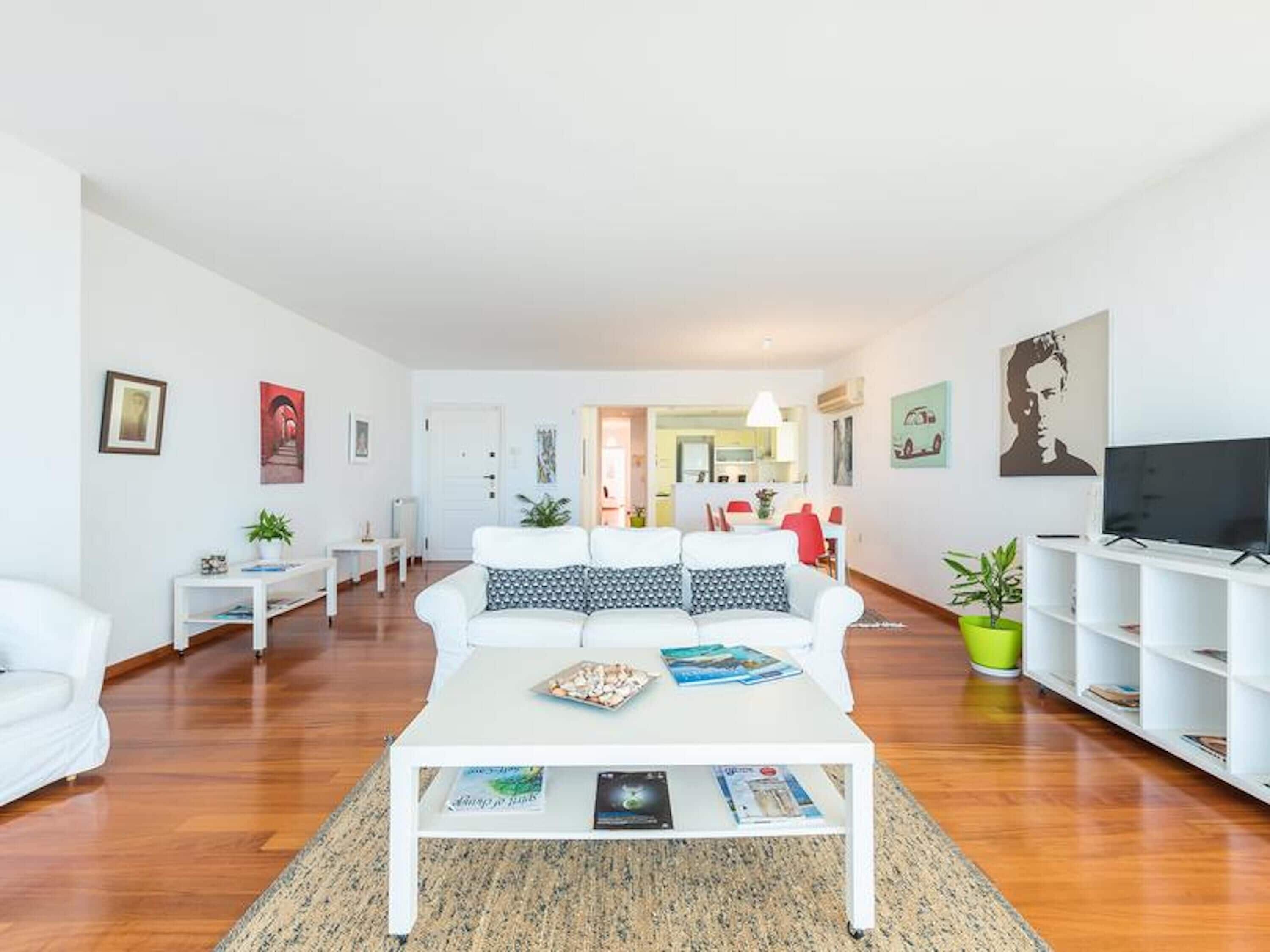 Apartment, 2 Bedrooms, Balcony, Ocean View | Living area | TV