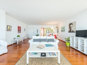 Apartment, 2 Bedrooms, Balcony, Ocean View | Living area