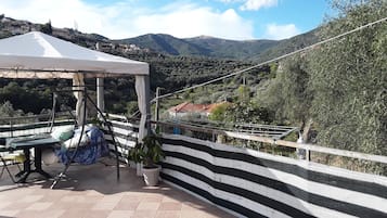 Gemeinsamer Schlafsaal, 1 Schlafzimmer, Balkon, Bergblick | Außenbereich