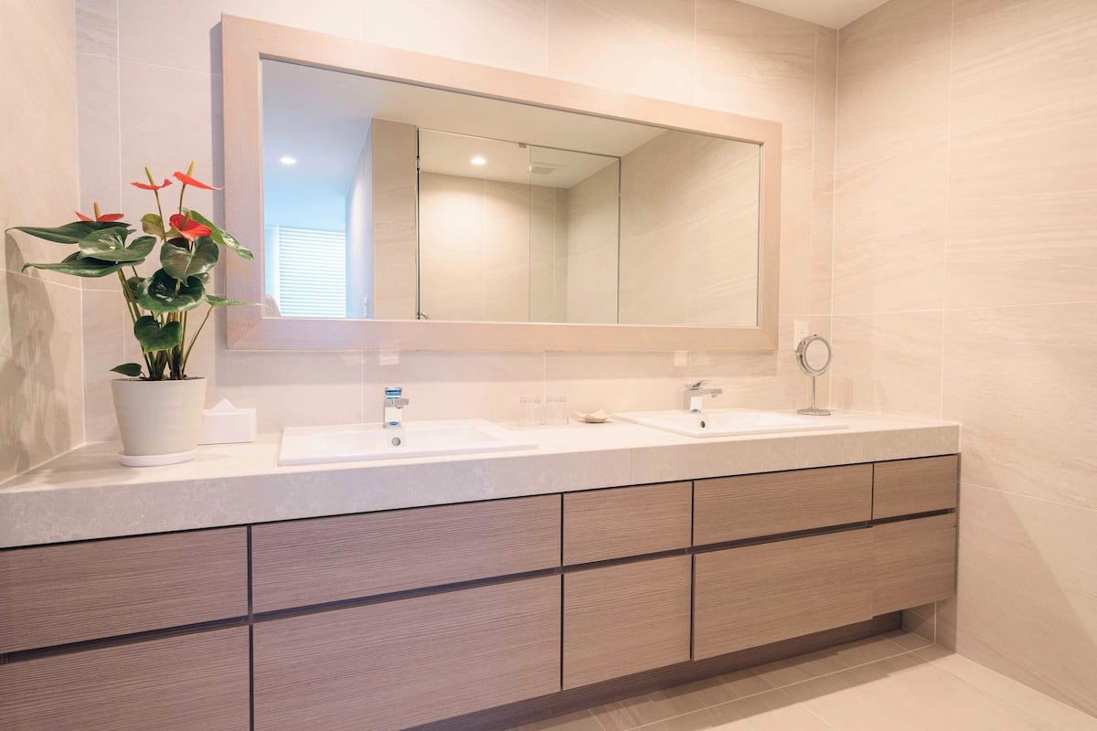 royal suite villa premium - 2 beds | bathroom | separate bathtub and shower, free toiletries, hair dryer, bathrobes