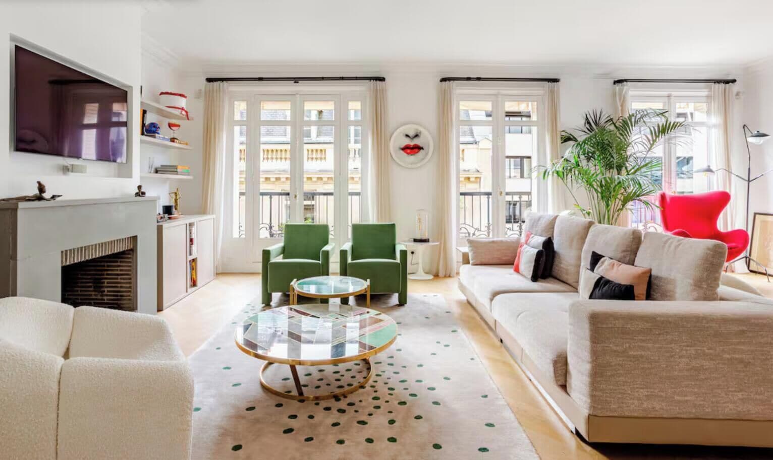 Smart TV, fireplace, video games, books
