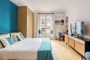 3 bedrooms, in-room safe, desk, iron/ironing board