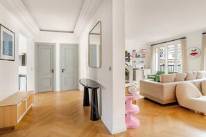 Smart TV, fireplace, video games, books