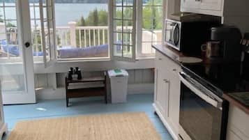 KylskÄp, mikrovÄgsugn, ugn och spishÀll