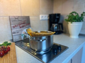 صورة غير مصنفة، 3 من 12، زرّ