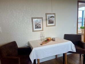 صورة غير مصنفة، 5 من 12، زرّ