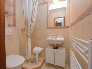 صورة غير مصنفة، 2 من 12، زرّ