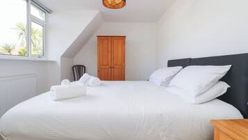 4 habitaciones, decoración personalizada y muebles diferentes