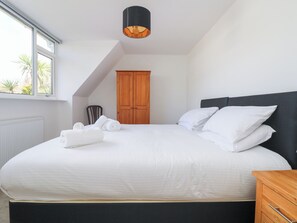 4 habitaciones, decoración personalizada y muebles diferentes 