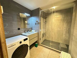 Hair dryer, towels