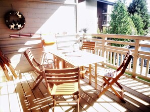 Outdoor dining - New, pleasant apartment in Les Gets center (Les Gets)