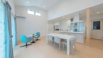 Villa, 2 Bedrooms, Non Smoking | Dining room