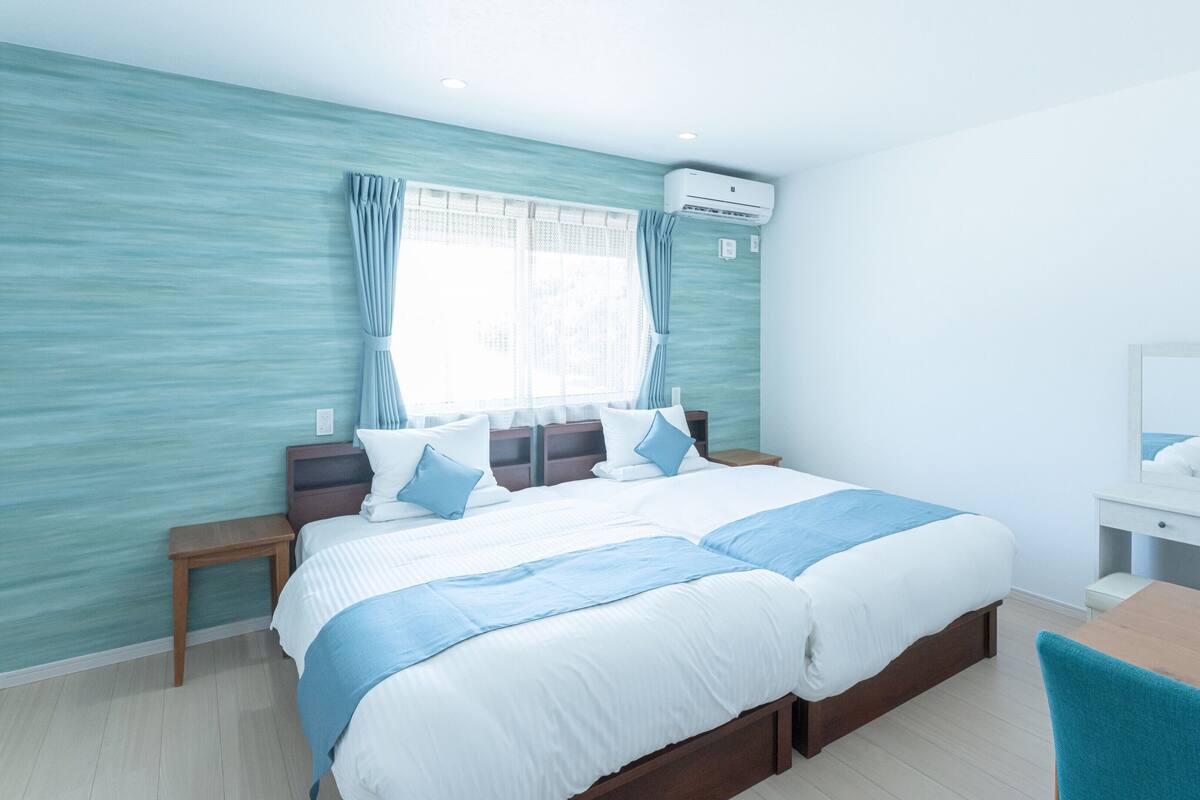 In-room safe, desk, blackout curtains, free WiFi