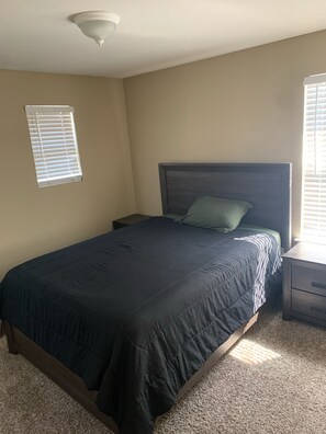 5 bedrooms, desk, free WiFi, bed sheets