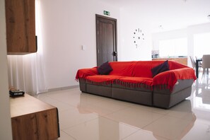 Smart TV - Modern 3 bedroom with A/C apartment (Haz-Zabbar)