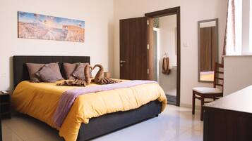 3 bedrooms, iron/ironing board, free WiFi, bed sheets