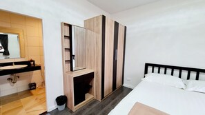 Standard Room | Desk, free WiFi