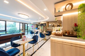 Lobby - Metro Hotel Ratchada 36 by Zuzu (Bangkok)