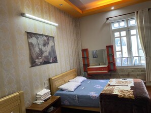 Superior Quadruple Room | Free WiFi, bed sheets - Minh Van Hotel (Da Lat)