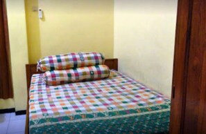 Standard Room | WiFi, bed sheets