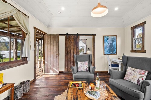 Getawayz NSW - Scribbly Gum Cottage - Rustic, Picturesque, Romantic - Kangaroo Valley