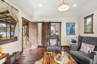 Getawayz NSW - Scribbly Gum Cottage - Rustic, Picturesque, Romantic - Kangaroo Valley