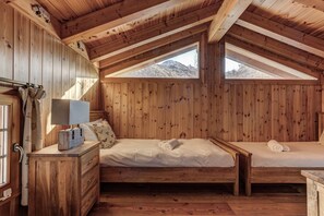 4 habitaciones, tabla de planchar con plancha, wifi y ropa de cama 