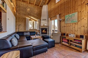 Téléviseur, foyer, chaîne audio
