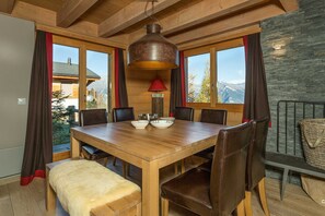 Dining - Chalet Mon Ours - Jacuzzi - Sauna - Views - La Tzoumaz, 4 Vallees (La Tzoumaz)