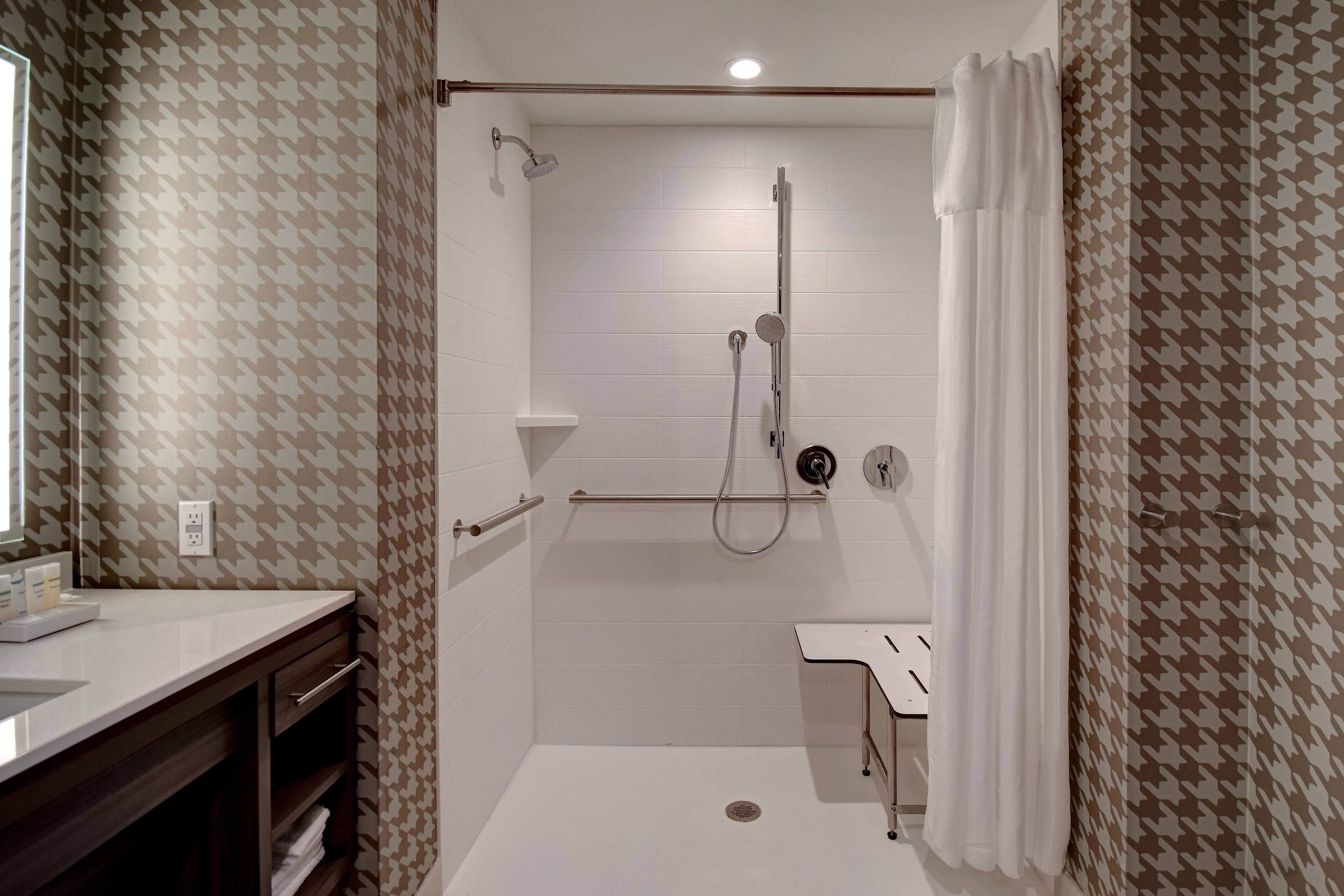 suite, 1 king bed, accessible (roll-in shower) | bathroom shower