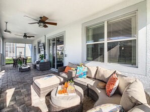 Terrace/patio - NEW Reno-2 Game Rooms-2 Theaters-Themed BRs-FUN! (Davenport)