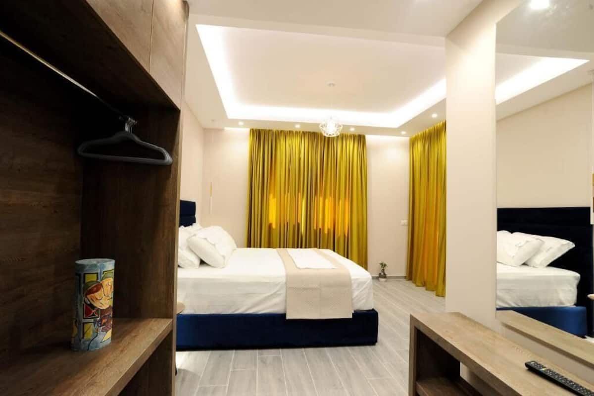 Deluxe Triple Room, Sea View | Free WiFi