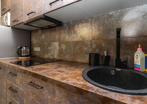 Apartment | Eigene Küche | Mikrowelle, Hochstuhl, Grillplatte, Kochgeschirr/Geschirr/Besteck